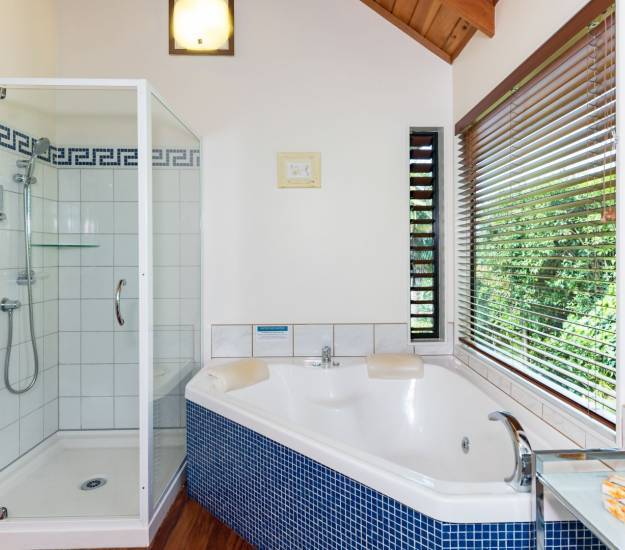 Double Spa Bath