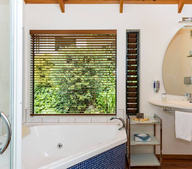 Abri Apartments | Luxury Accommodation | Bay of Islands | Paihia | Spa Bath